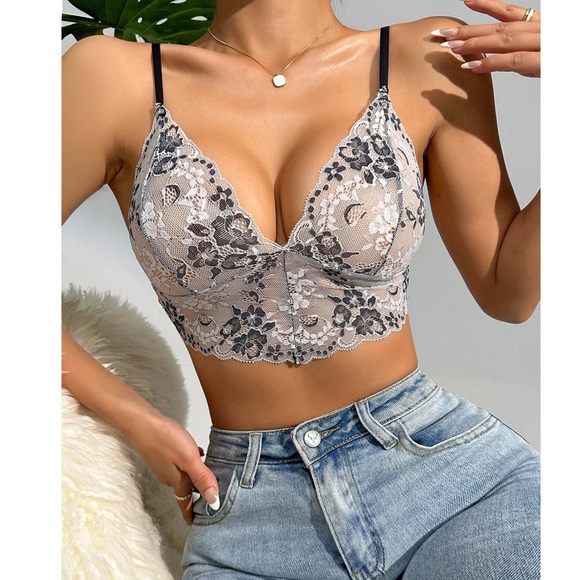 🌻NWT Black & Light Gray Floral Lace Bralette🌻 - Picture 5 of 5